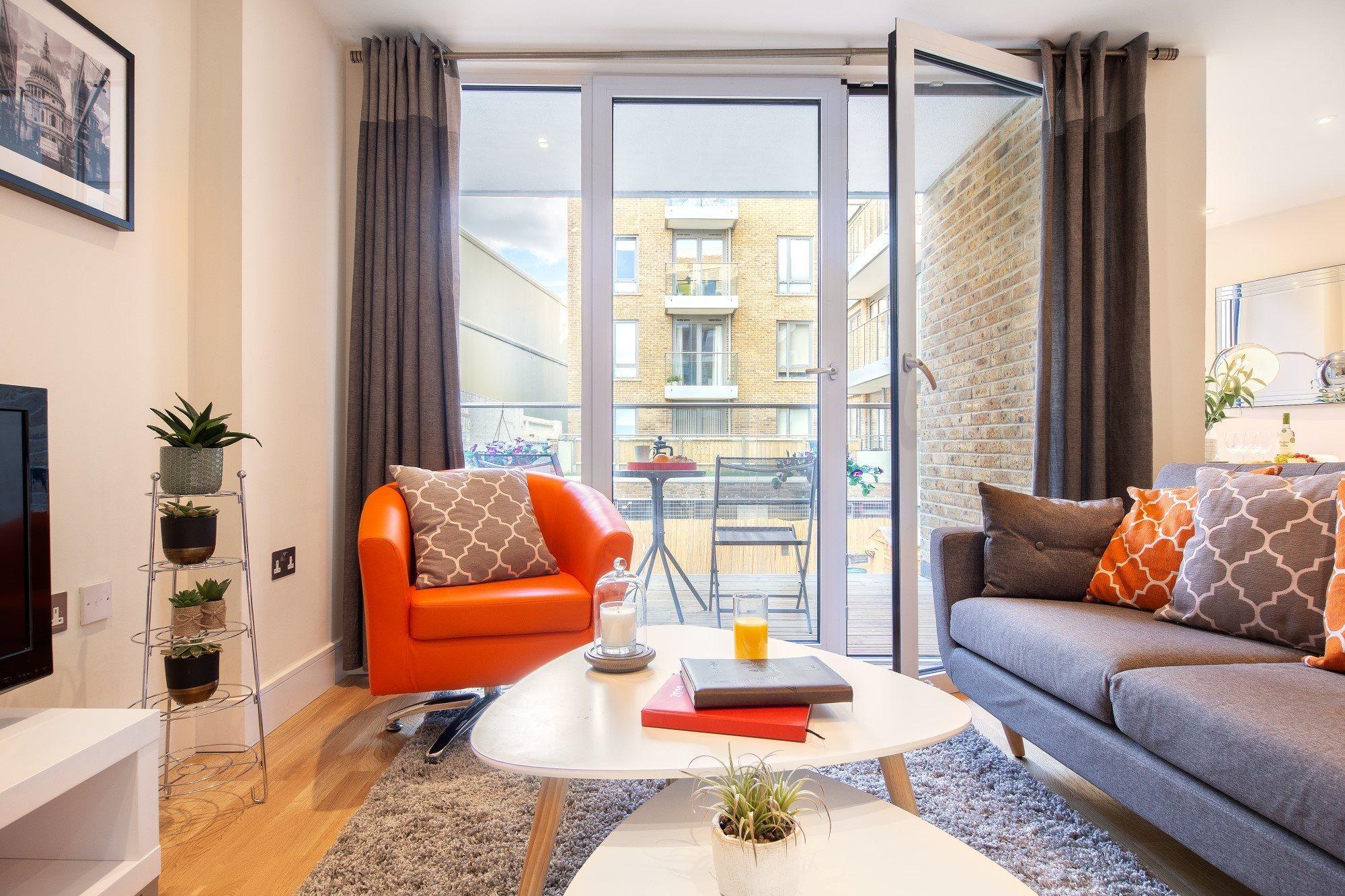 Two Bedroom Serviced Apartment With Balcony In Weymouth Building, Deacon Street London Exterior photo