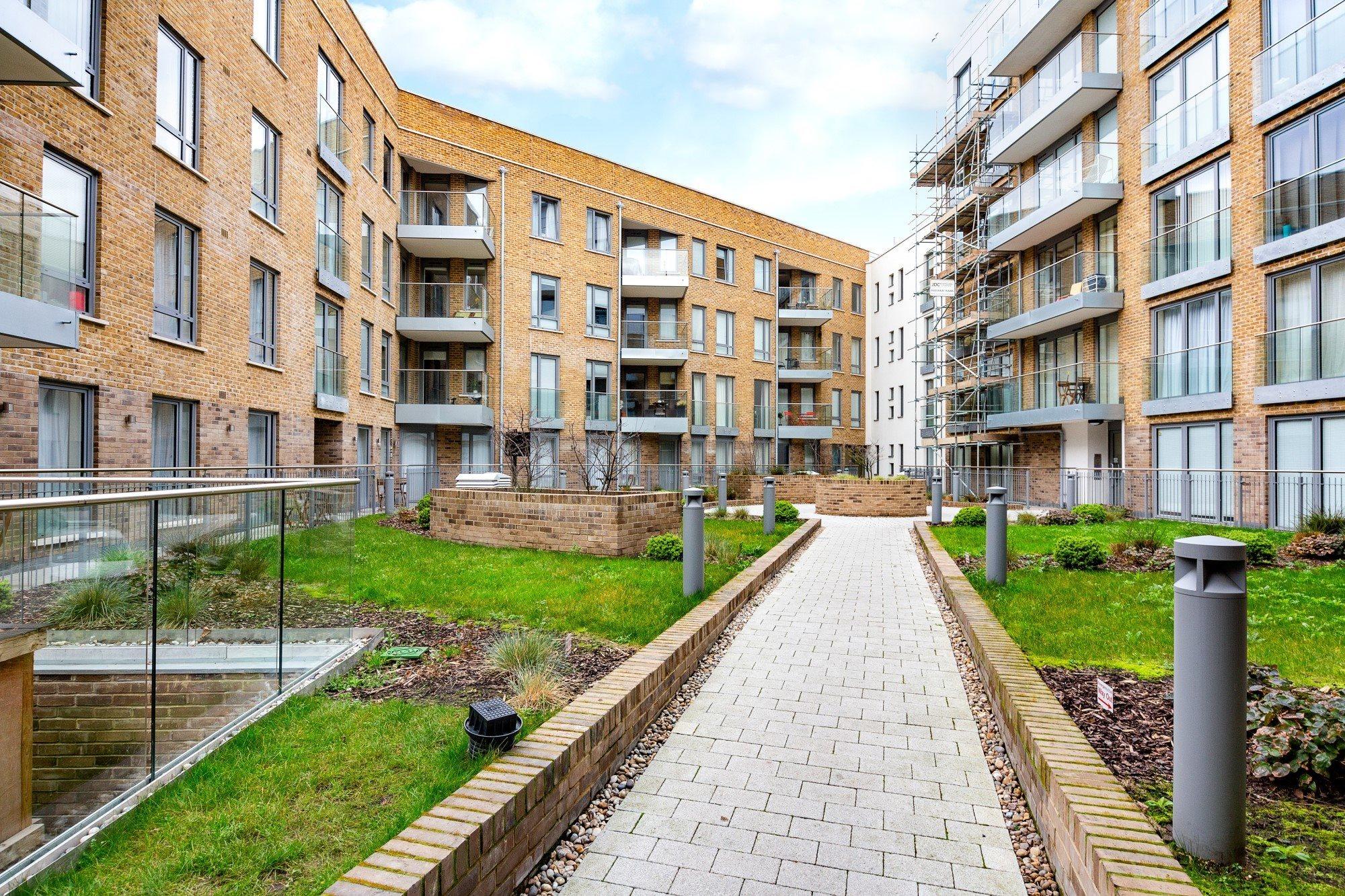 Two Bedroom Serviced Apartment With Balcony In Weymouth Building, Deacon Street London Exterior photo