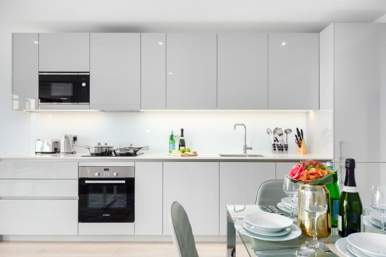 Two Bedroom Serviced Apartment With Balcony In Weymouth Building, Deacon Street London Exterior photo